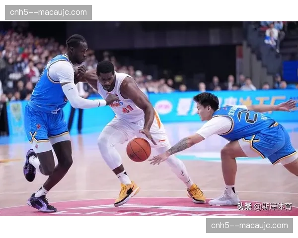 皮特森防守端3抢断 福建全场压迫防守效果提升