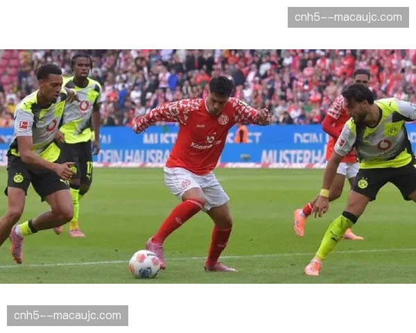 阿米里美因茨十一球八点球 中场核心承担球队定位球主罚重任